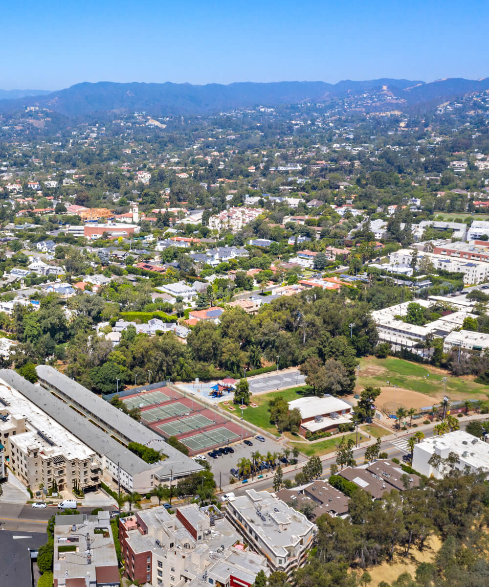 Brentwood by the Park Apartments looking north