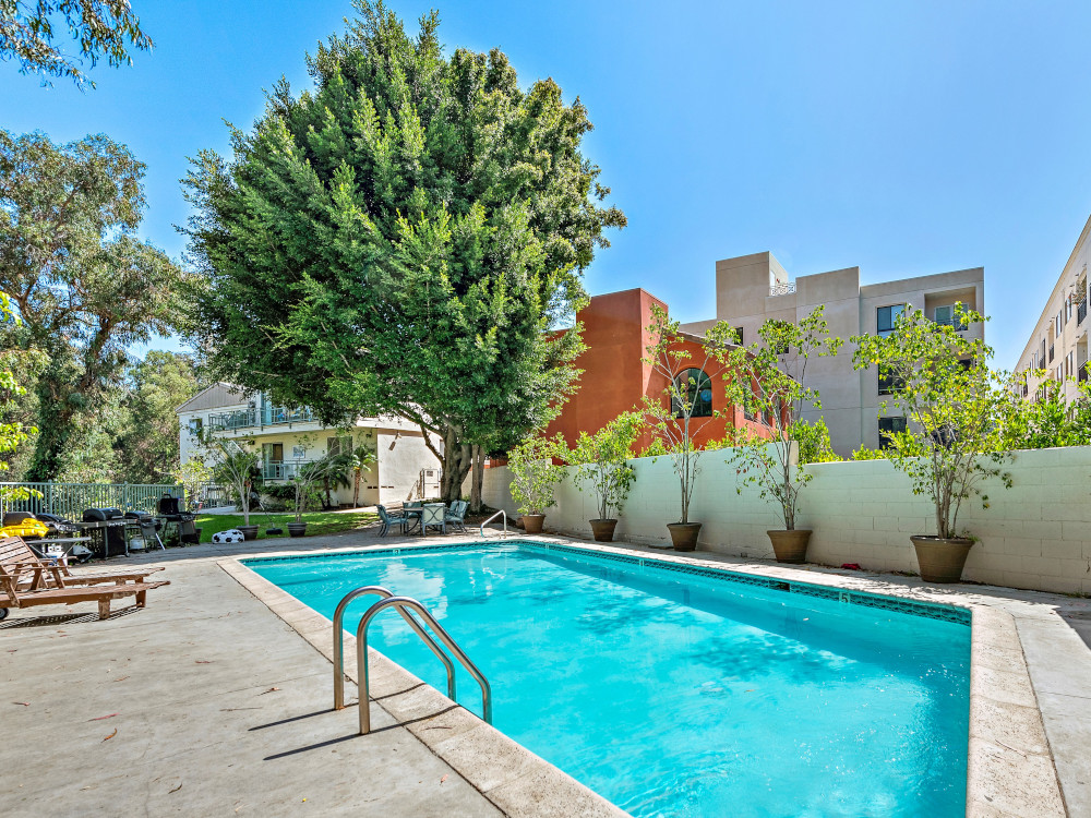Brentwood by the Park Apartments pool area