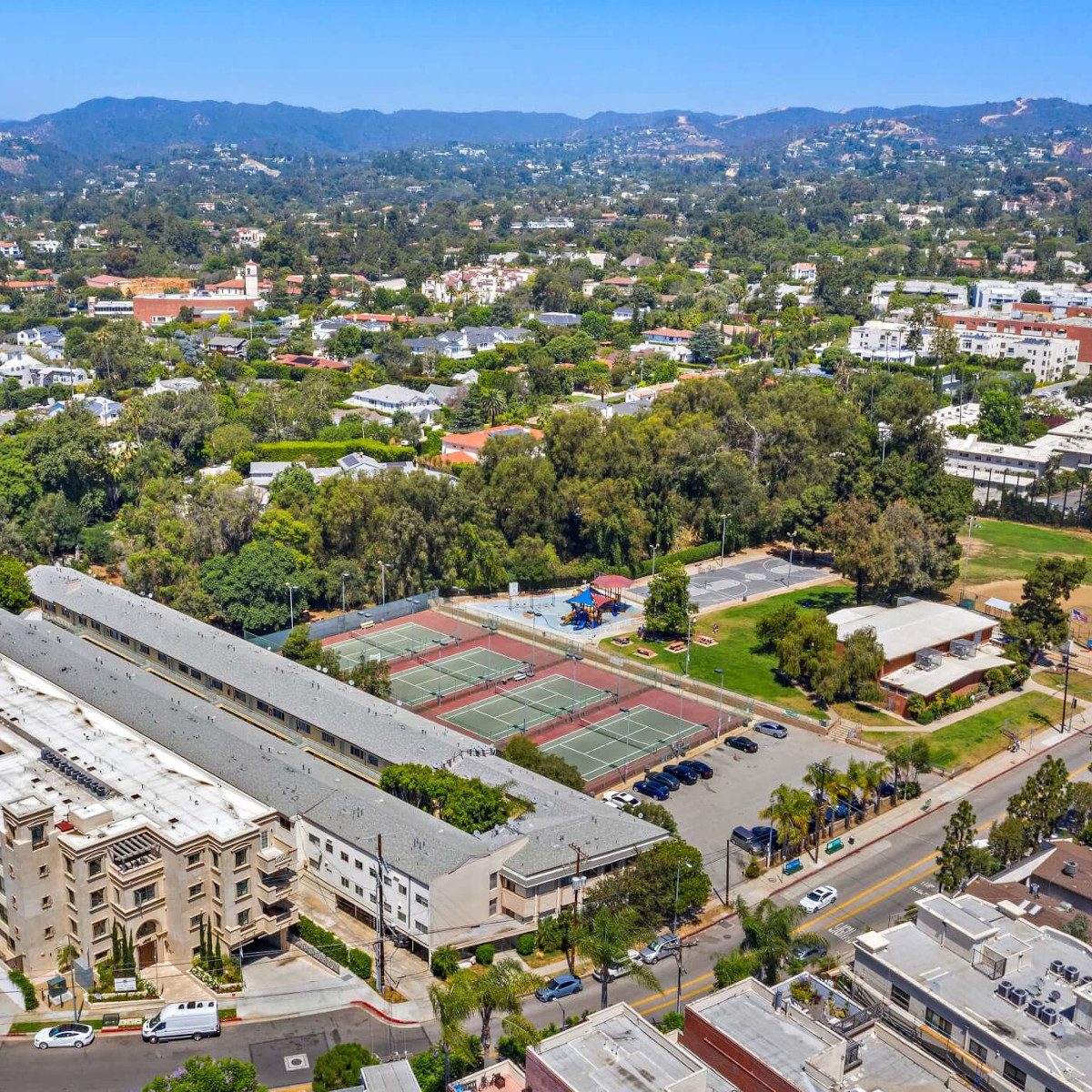 Brentwood by the Park Apartments and Barrington Recreation Center